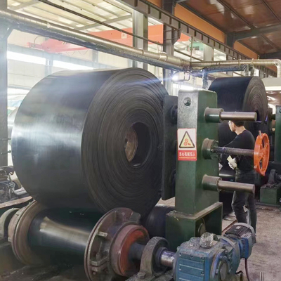 Soluciones de manipulación de materiales con cinta transportadora de caucho OEM y diseño de paredes laterales